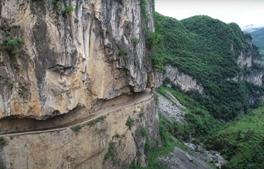 Tunnel roads in China